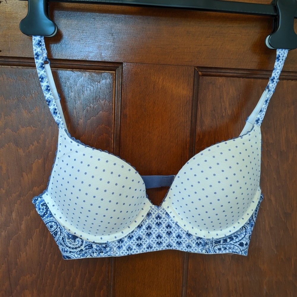 Victoria's Secret 32C Plunge Bra